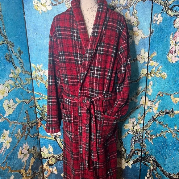 Coastal club one-size-fits-all men’s red checkered robe. - Picture 11 of 11